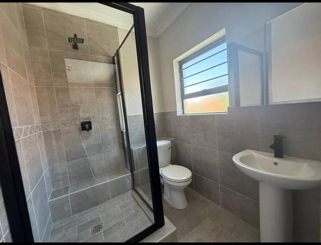 3 BEDROOM TOWNHOUSE FOR SALE IN WATERVAL EAST